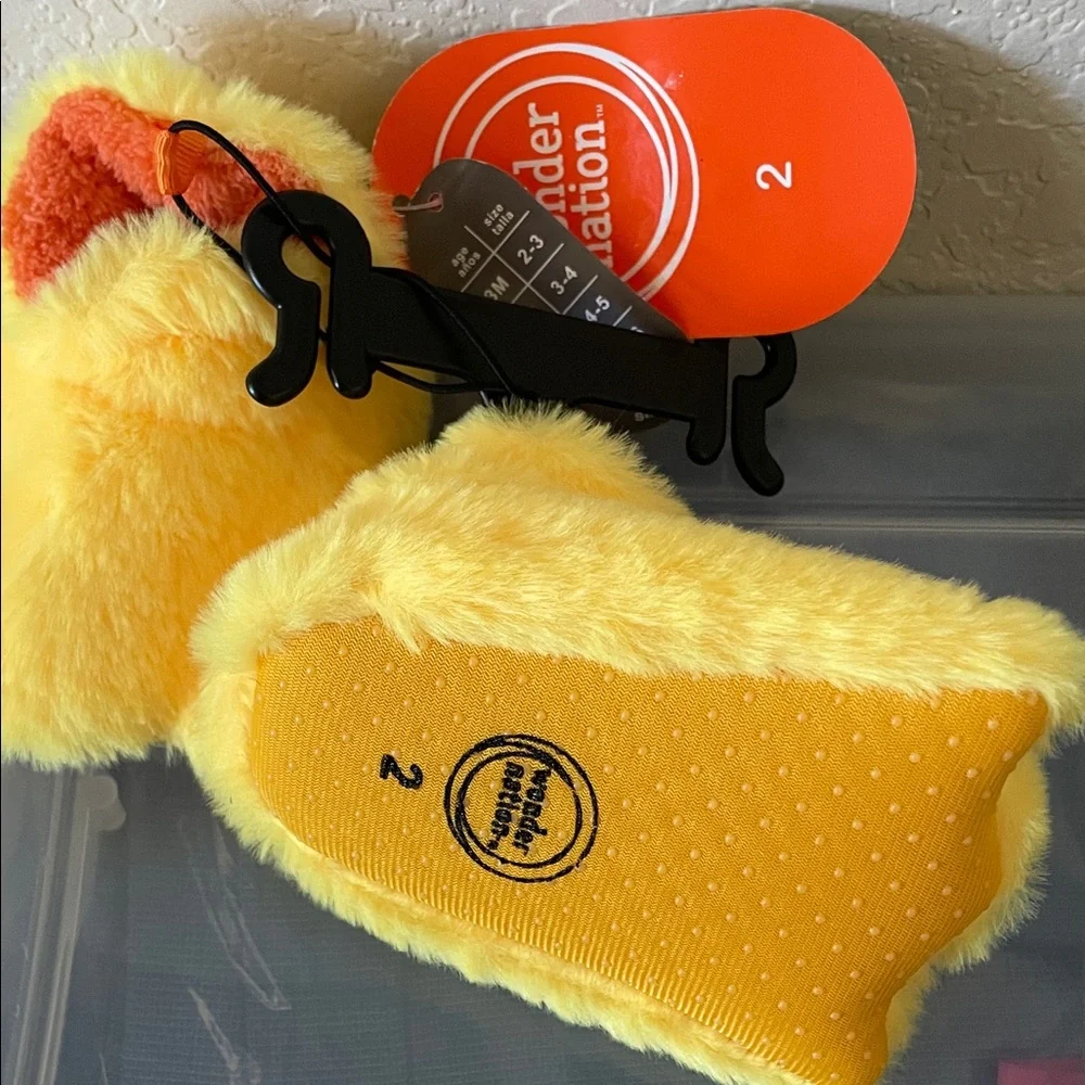 NWT Cozy Yellow and Orange Duck 👣 Kids Slippers BABY SZ: 2 (3Months) Soft Furry